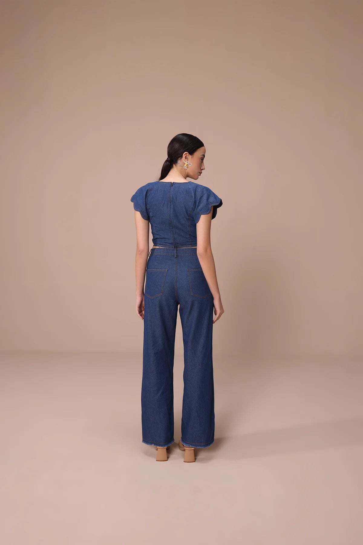 Comfortable Stretch Denim Jeans for Women with Modern Design