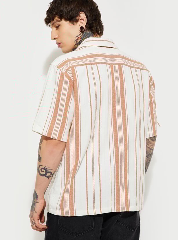 Modern Striped Shirt for Men in Relaxed Fit for Daily Comfort