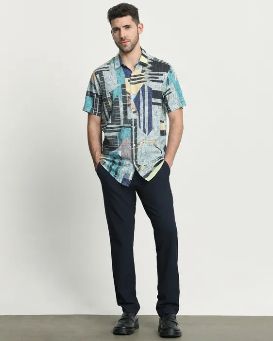 Contemporary Men’s Slim Fit Shirt with Artistic Digital Print