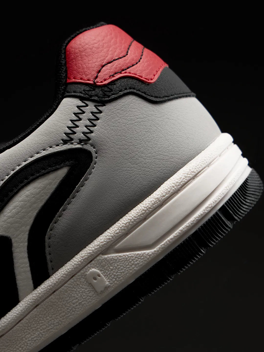 Fashionable Tokyo Men Low Top Sneakers with Breathable Fabric and Supportive Fit