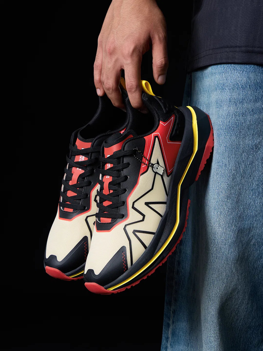 High Performance Men Low Top Sneakers with Comfortable Padding and Long Lasting Durability