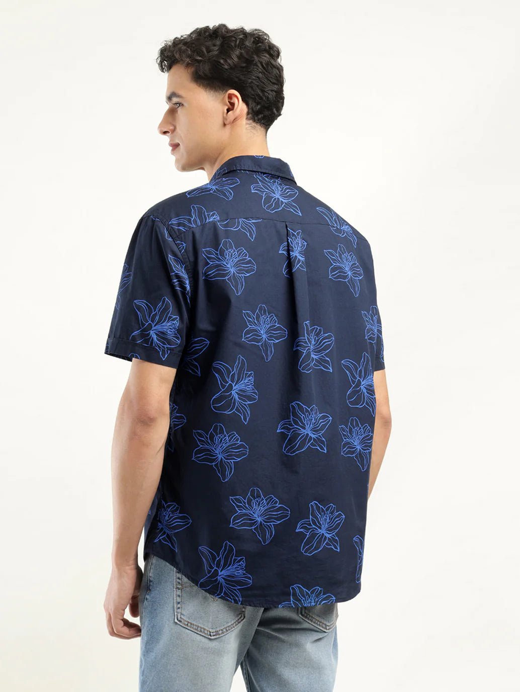 Men’s Slim Fit Printed Shirt with Soft Fabric, Tailored Fit, and Contemporary Design