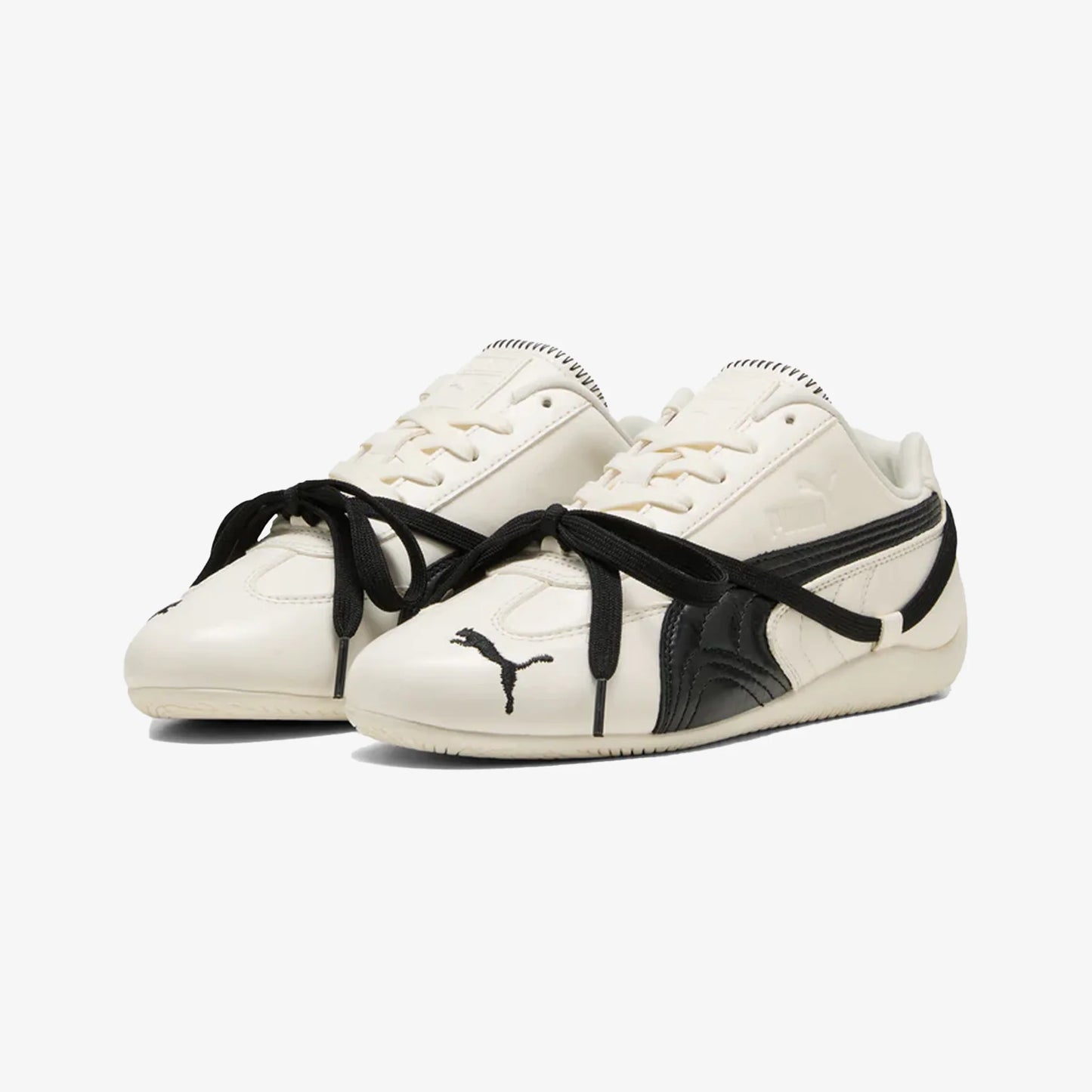 Sporty and Casual Women’s Shoes in White and Black