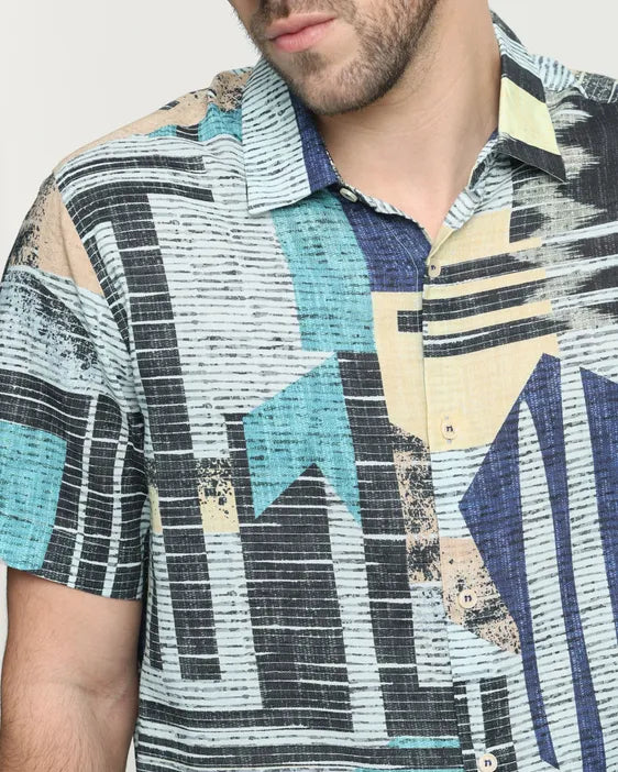 Contemporary Men’s Slim Fit Shirt with Artistic Digital Print