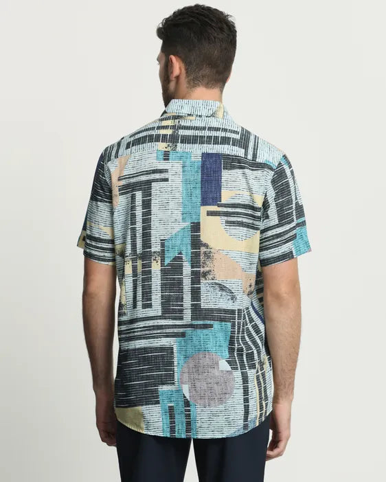 Contemporary Men’s Slim Fit Shirt with Artistic Digital Print