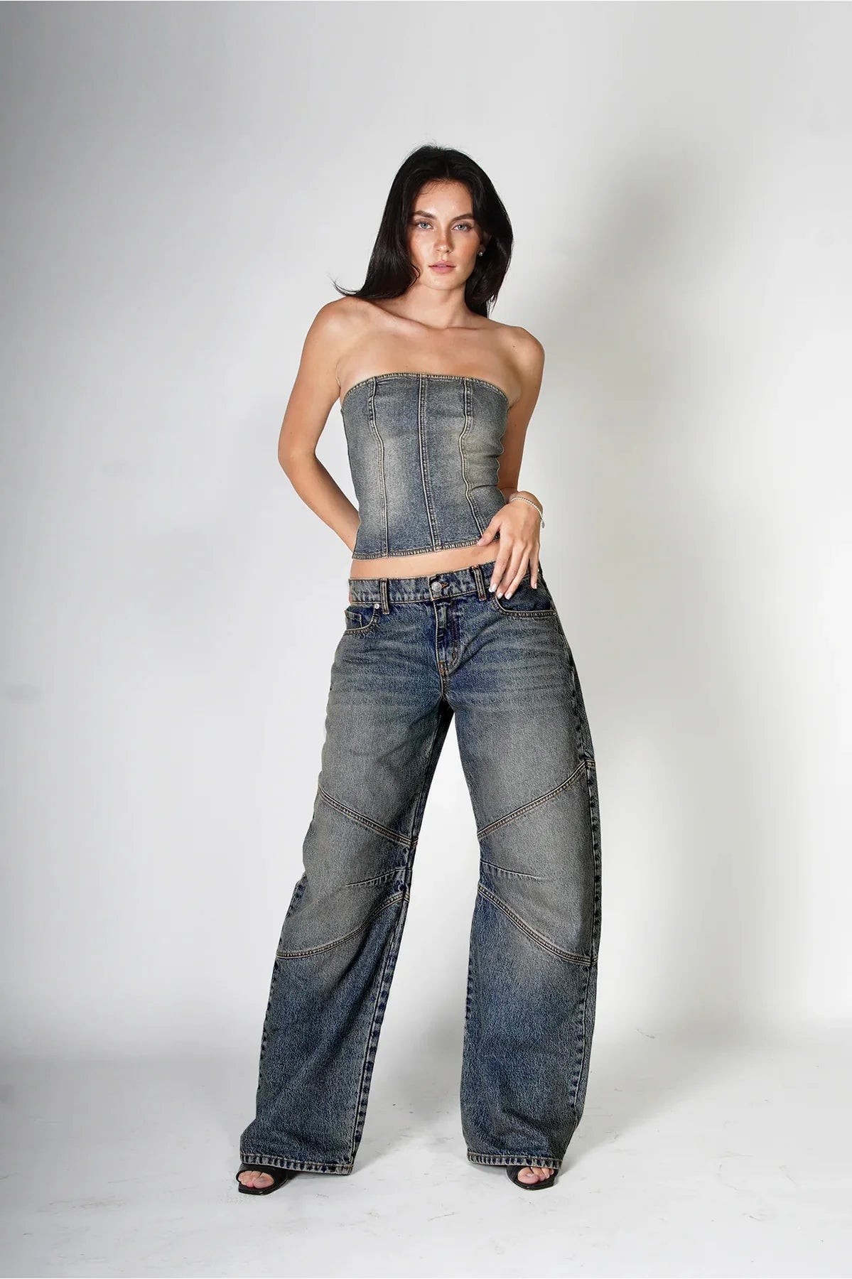 Chic Runway Rebel Baggy Jeans for Women with Comfortable Oversized Fit