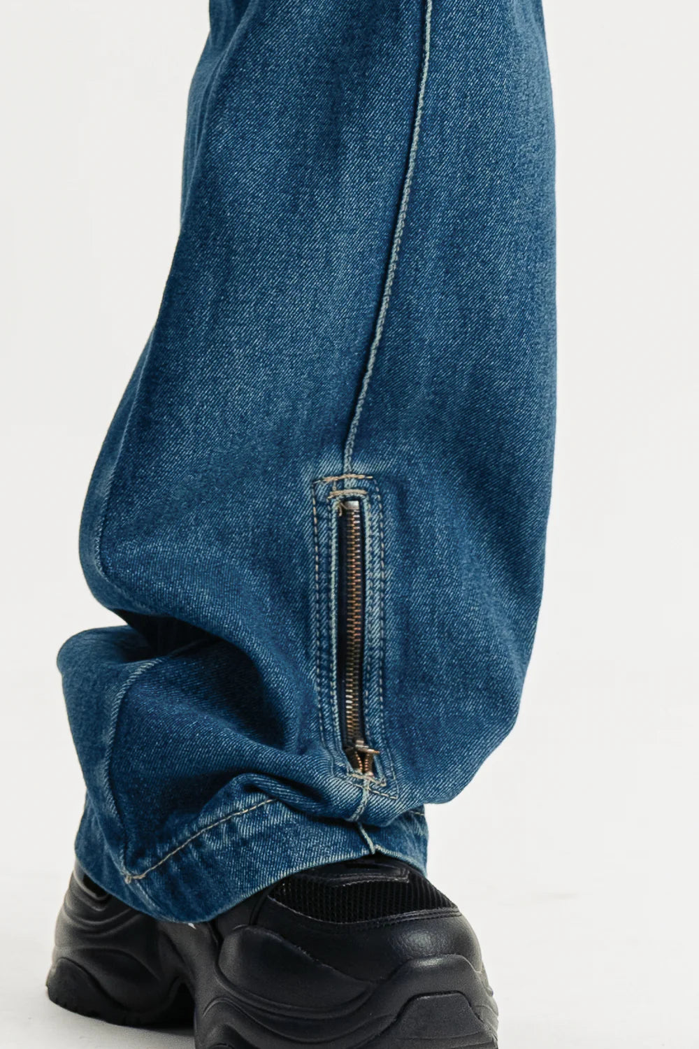 Premium Blue Pintuck Straight Cargo Jeans for Women – Durable and Trendy Denim