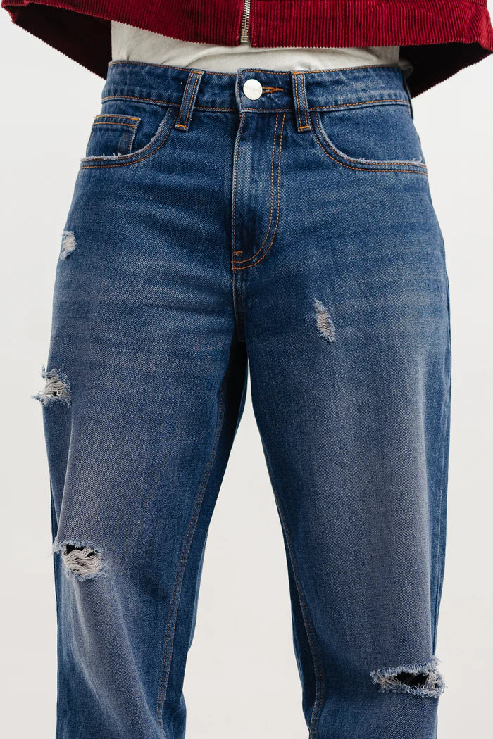Sapphire Blue Straight Leg Denim Jeans for Men Ideal for Casual and Everyday Wear