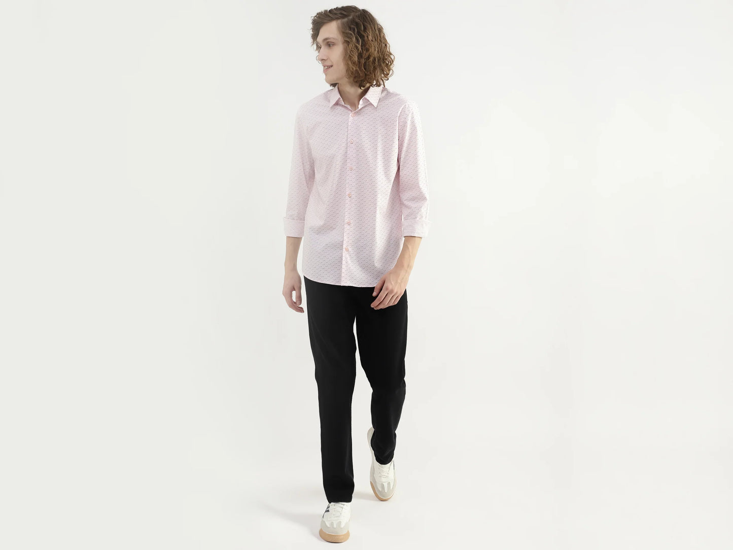Trendy Men’s Casual Shirt with Spread Collar and All-Over Print Pattern