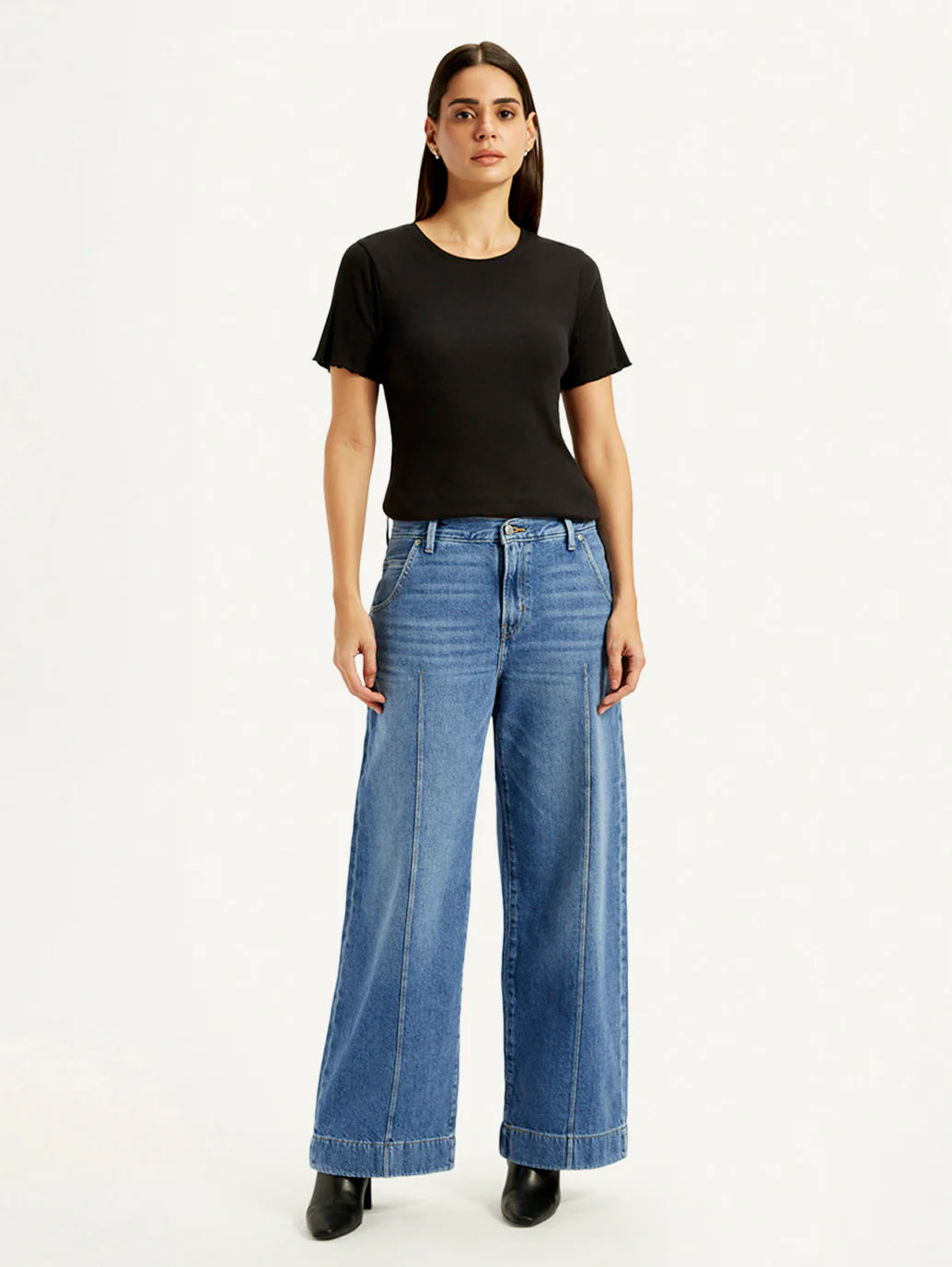 Modern Women’s Blue Straight Denim Jeans with Comfortable Mid-Rise Fit