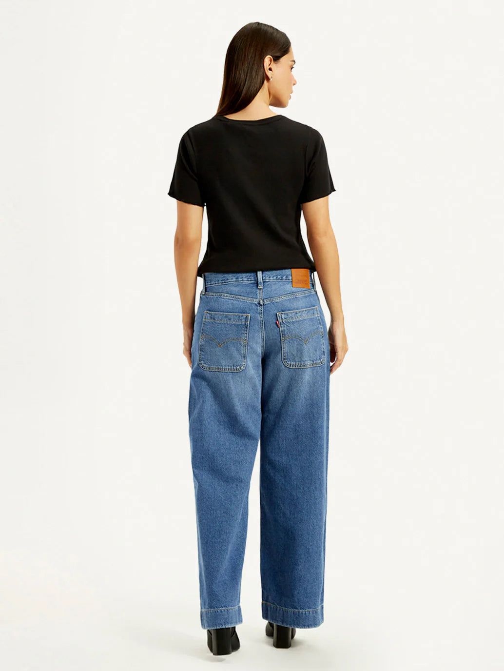 Modern Women’s Blue Straight Denim Jeans with Comfortable Mid-Rise Fit