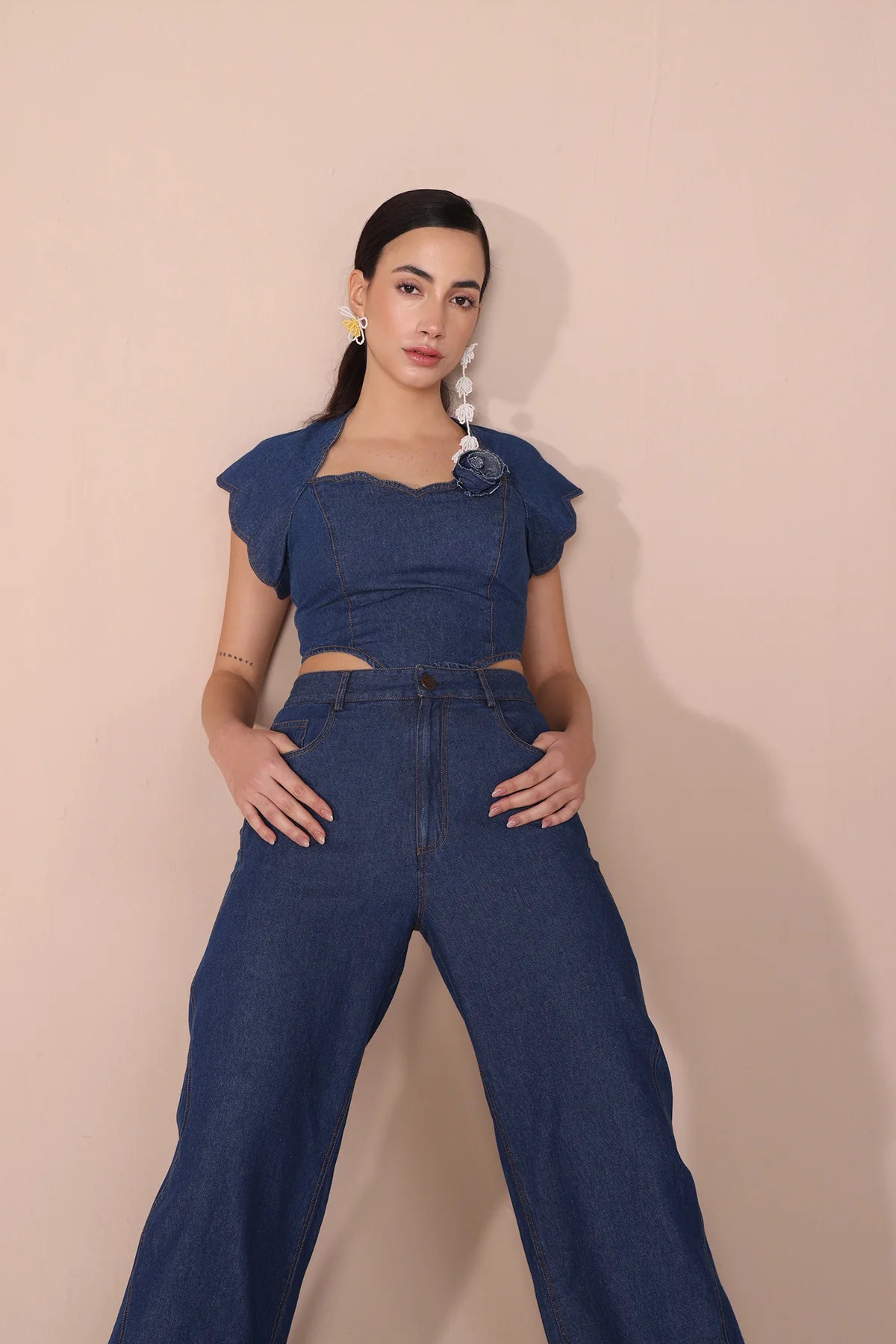 Comfortable Stretch Denim Jeans for Women with Modern Design