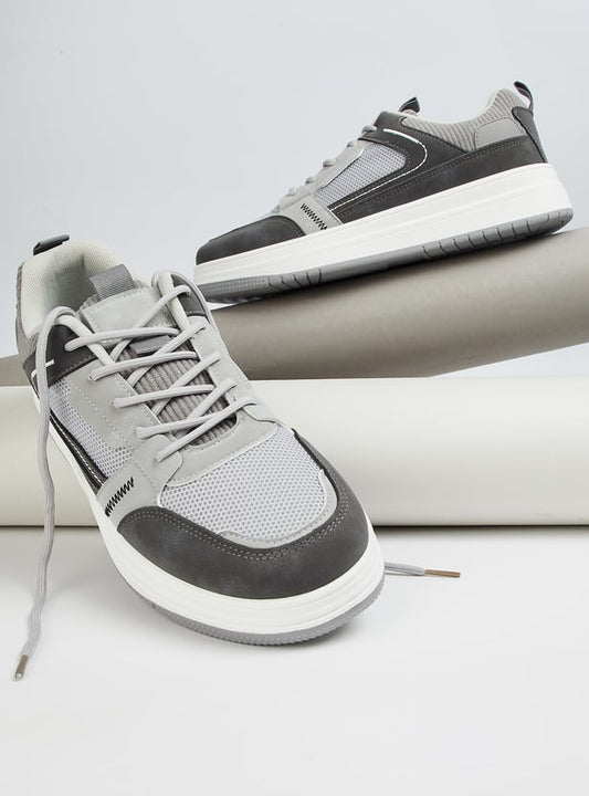 Durable Men Colorblock Sneakers with Flexible Outsole and Modern Stylish Design