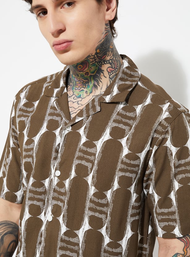 Stylish Men’s Printed Shirt with Resort Collar for Summer and Beach Outings