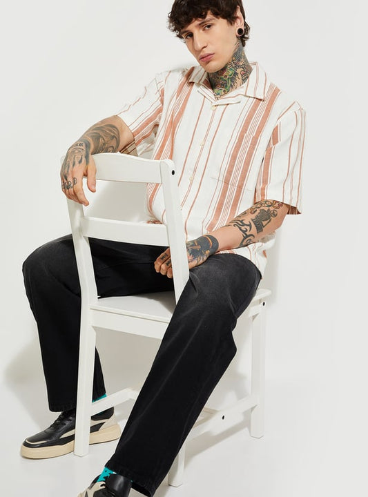 Modern Striped Shirt for Men in Relaxed Fit for Daily Comfort
