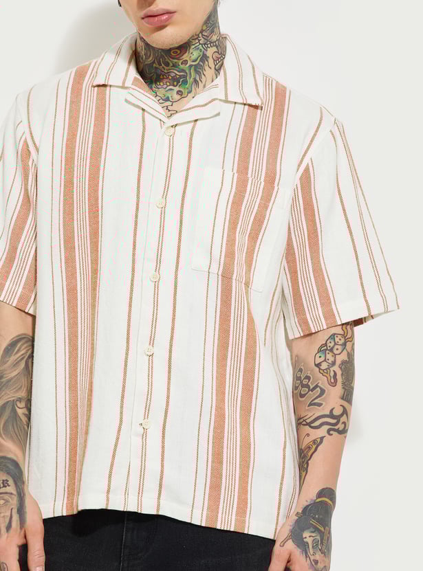Modern Striped Shirt for Men in Relaxed Fit for Daily Comfort
