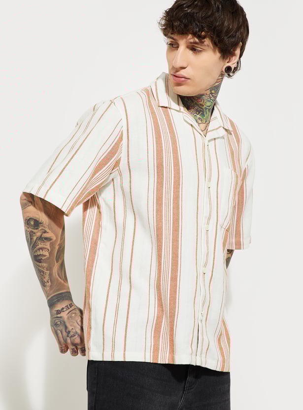 Modern Striped Shirt for Men in Relaxed Fit for Daily Comfort