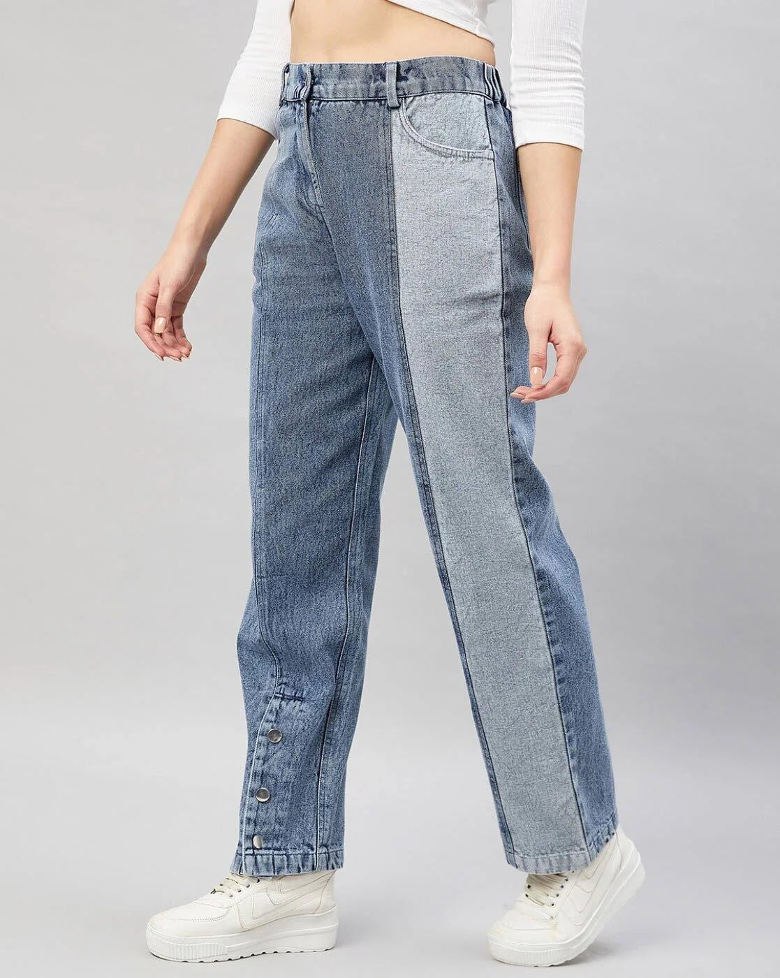 Chic Casual Blue Jeans with Reverse Panel Design for Trendy Women