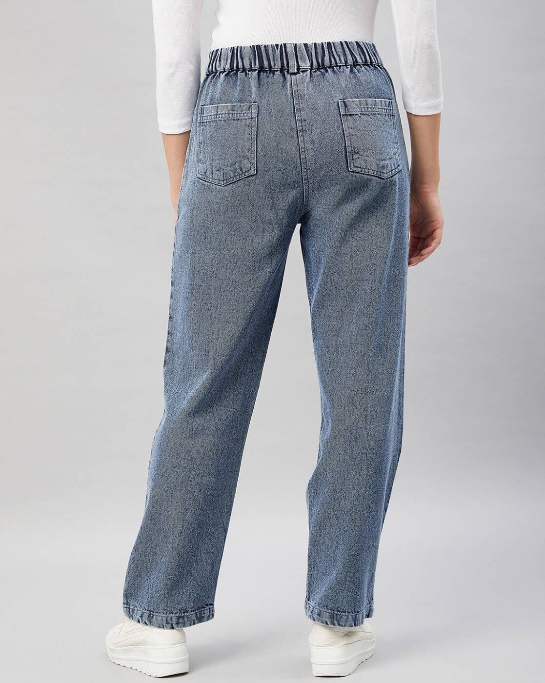 Chic Casual Blue Jeans with Reverse Panel Design for Trendy Women