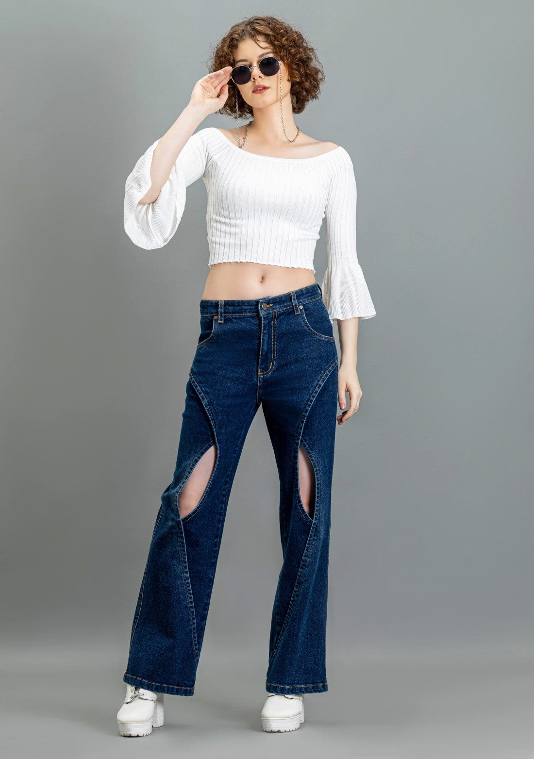 Relaxed Fit Women’s Blue Jeans with Wide Leg and Thigh Slit Design