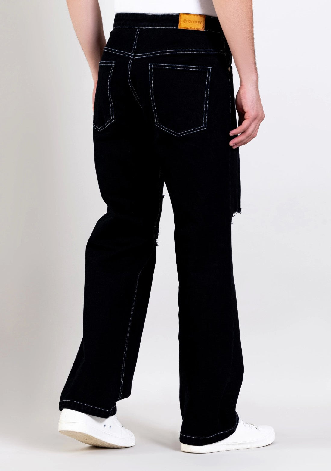 Black Wide Leg Denim Jeans for Men Designed for Casual and Street Style Outfits