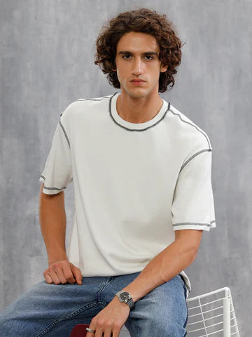 Men’s Off-White Premium Textured Knit T-Shirt – Stylish Contrast Stitch Seam Details for Contemporary Casual Outfits