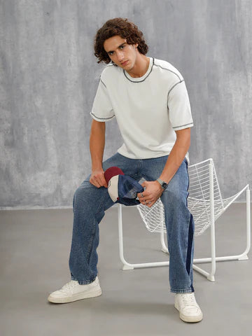 Men’s Off-White Premium Textured Knit T-Shirt – Stylish Contrast Stitch Seam Details for Contemporary Casual Outfits