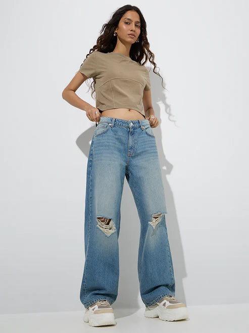 Comfortable Women’s Relaxed-Fit High-Rise Jeans with Distressed Look