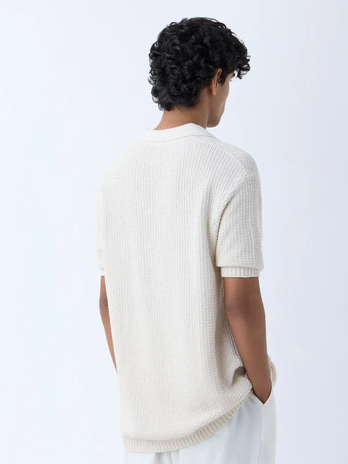 Off-White Relaxed Fit Polo T-Shirt for Men in Knitted Fabric – Modern Casual Wear with Comfortable Half Sleeves