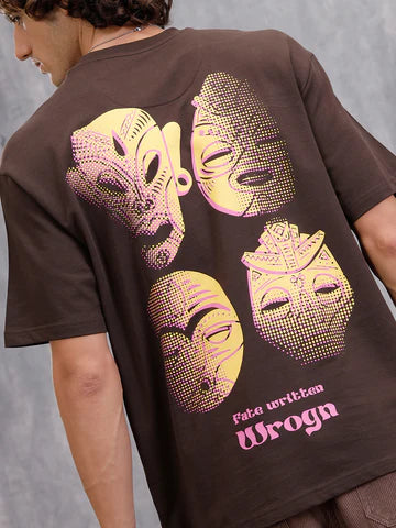 Men’s Oversized Tribal Mask Back Print Crew Neck T-Shirt in Brown – Relaxed Fit Graphic Tee for Daily and Weekend Outfits