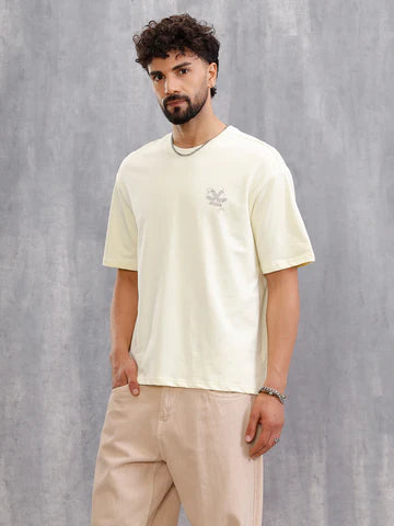 Oversized Yellow Crew Neck T-Shirt with Unique Frayed Yarn Effect Back Print – Modern Streetwear Casual Wear for Men