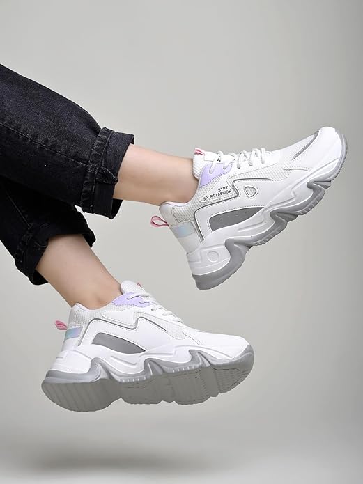 Fashionable Women Lace Up Sneaker Shoes with Breathable Fabric and Supportive Fit