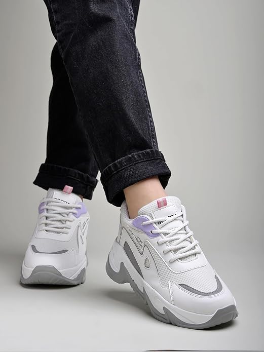 Fashionable Women Lace Up Sneaker Shoes with Breathable Fabric and Supportive Fit