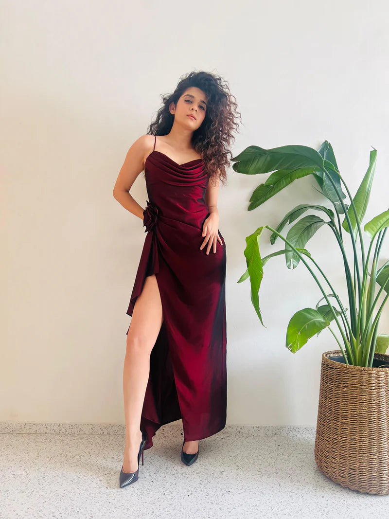 Women’s Rose Long Cocktail Dress with Stylish Neckline