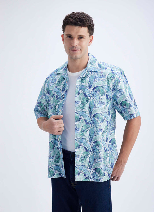 Contemporary Green Short Sleeve Resort Shirt for Men with Tropical Leaf Detailing
