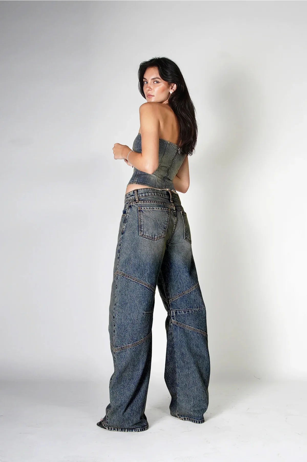 Chic Runway Rebel Baggy Jeans for Women with Comfortable Oversized Fit
