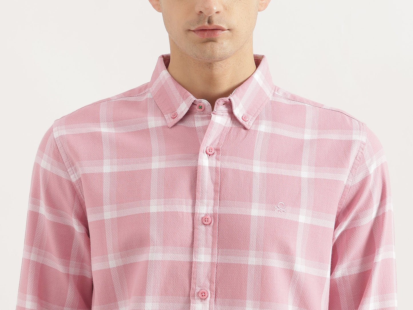Elegant Regular Fit Checkered Shirt for Men Featuring Button-Down Collar Detail