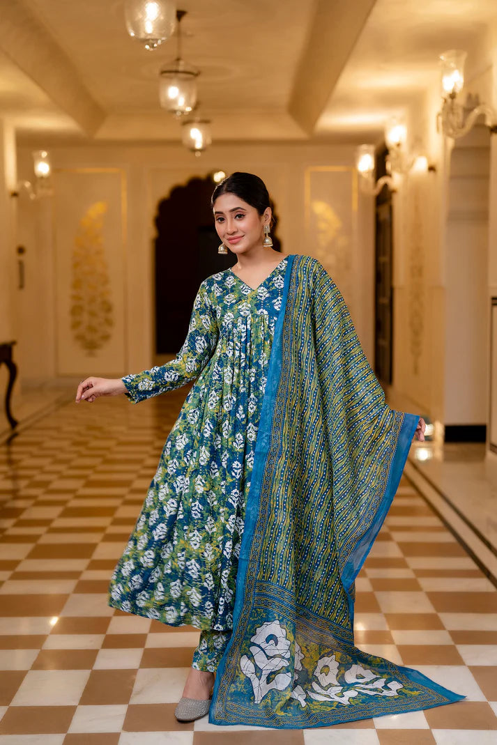 Stylish Women Printed Flared Anarkali Kurta Pant Set with Trendy Dupatta for Festivals