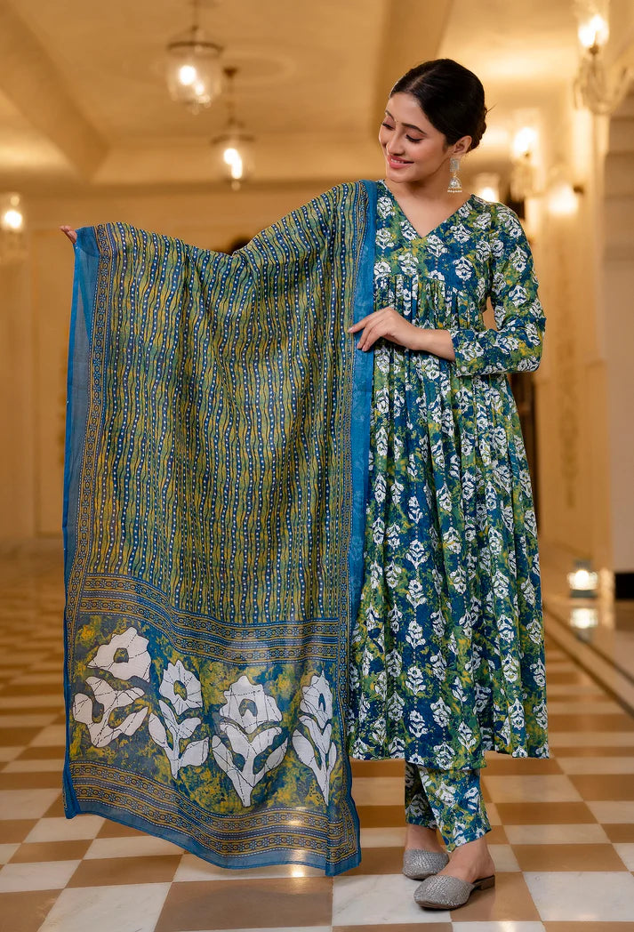 Stylish Women Printed Flared Anarkali Kurta Pant Set with Trendy Dupatta for Festivals
