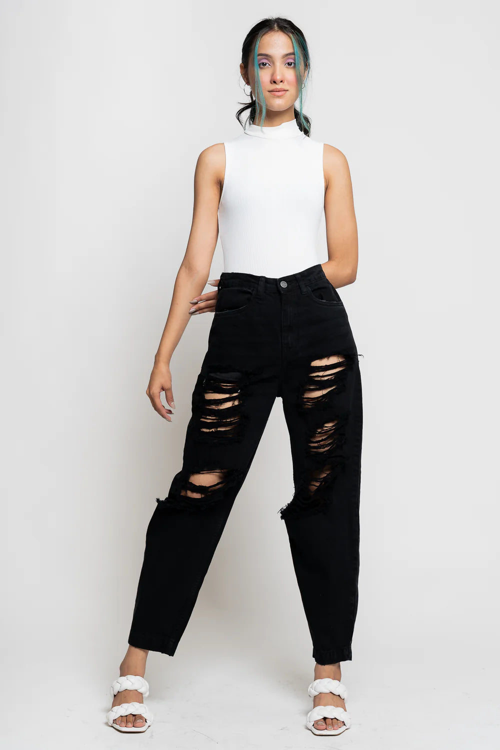 Stylish Black Ripped Baggy Jeans for Women Vintage Inspired Relaxed Fit Denim