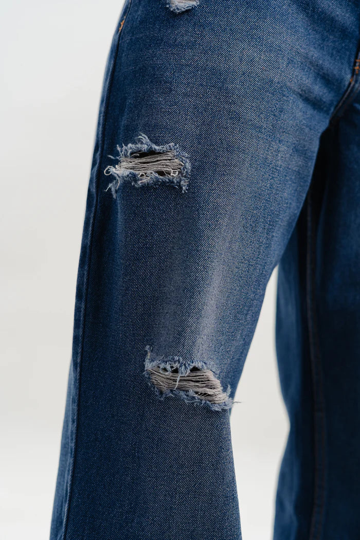 Sapphire Blue Straight Leg Denim Jeans for Men Ideal for Casual and Everyday Wear