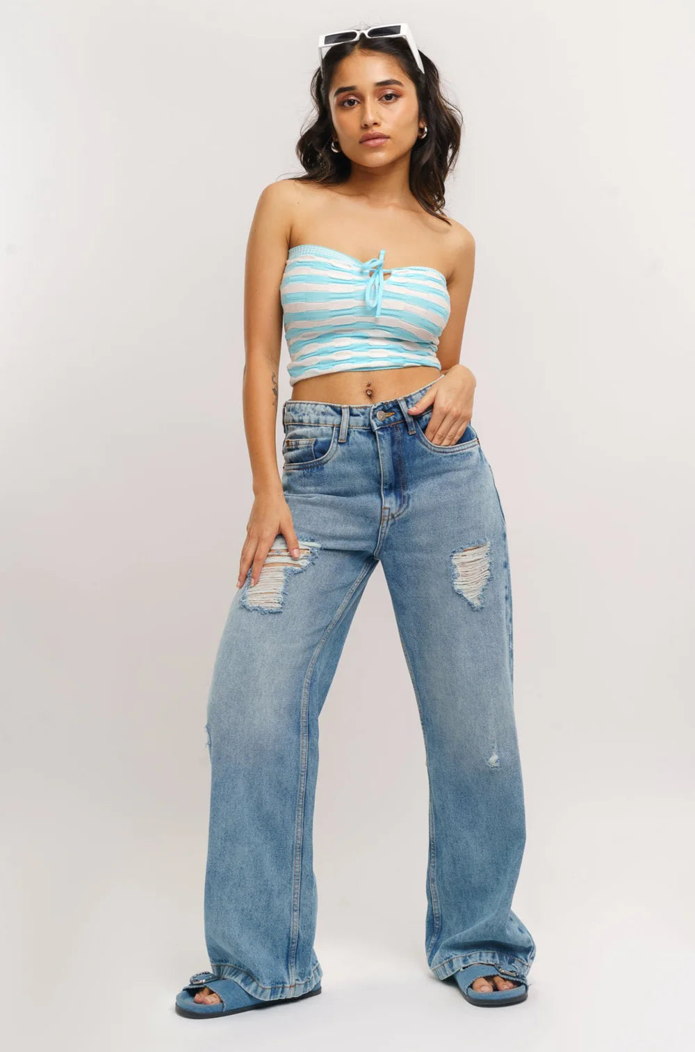 High-Rise Windy Blue Distressed Women’s Wide Jeans with Modern Street Style