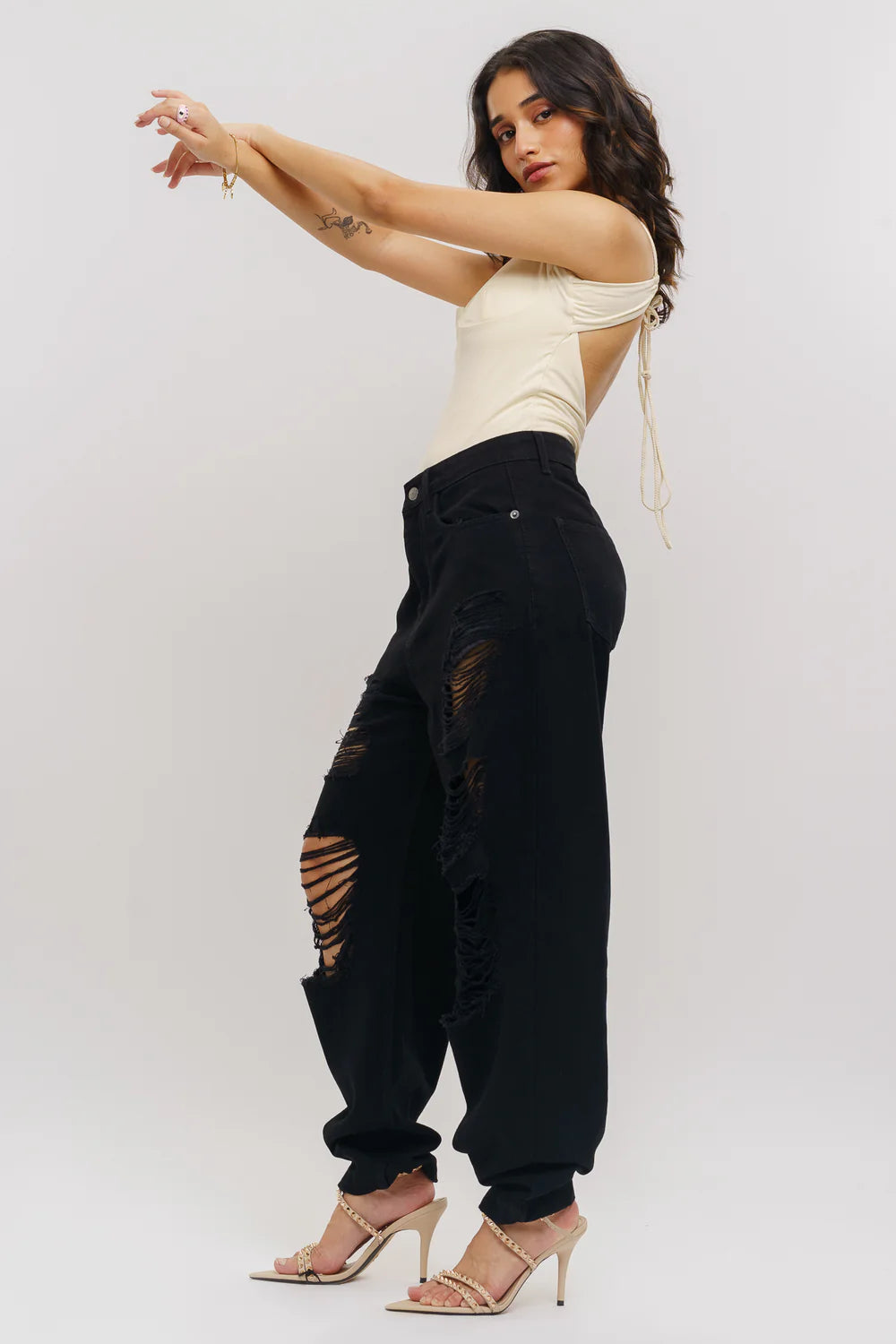 Stylish Black Ripped Baggy Jeans for Women Vintage Inspired Relaxed Fit Denim