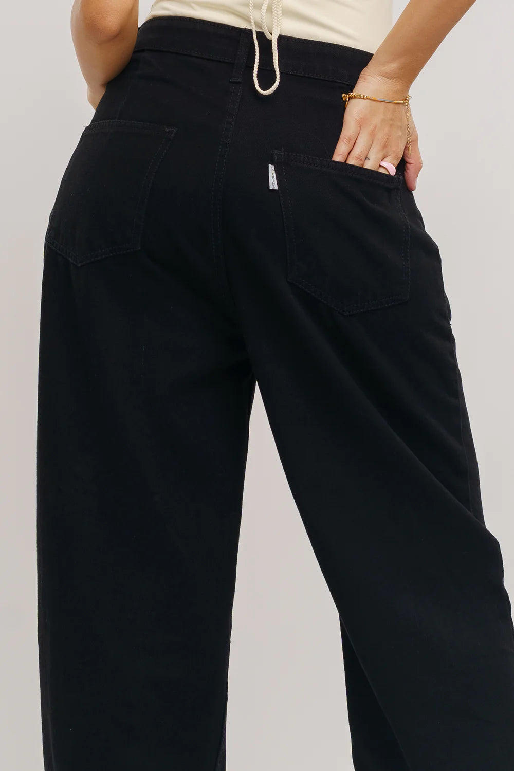 Stylish Black Ripped Baggy Jeans for Women Vintage Inspired Relaxed Fit Denim