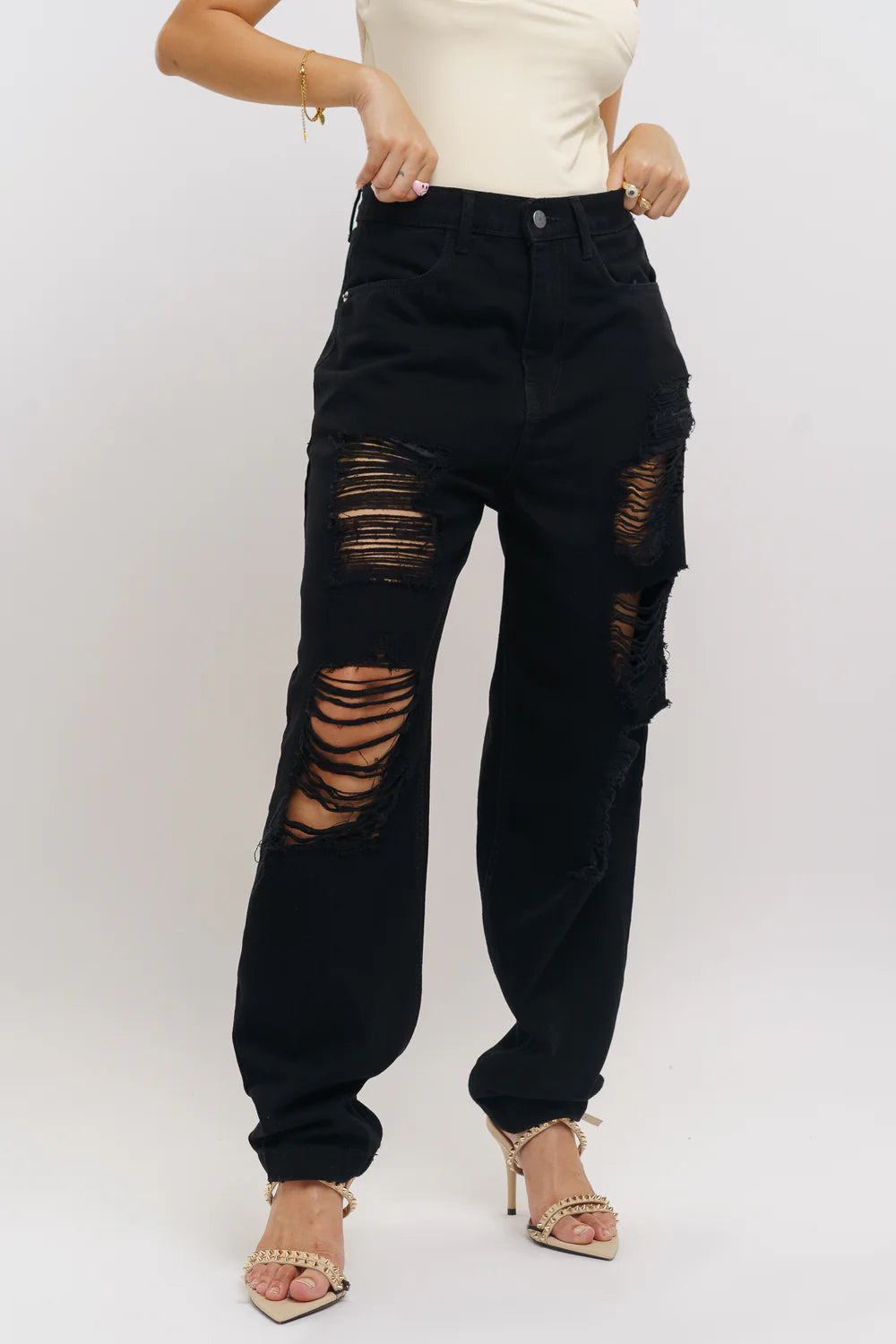Stylish Black Ripped Baggy Jeans for Women Vintage Inspired Relaxed Fit Denim