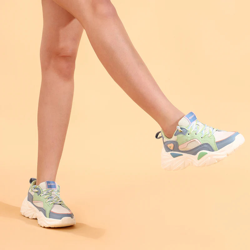 Durable Women’s Sneakers for Gym, Travel, and Daily Wear