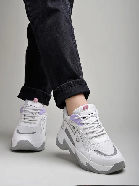 Durable Women’s Sneakers for Daily Use and Outdoor Activities