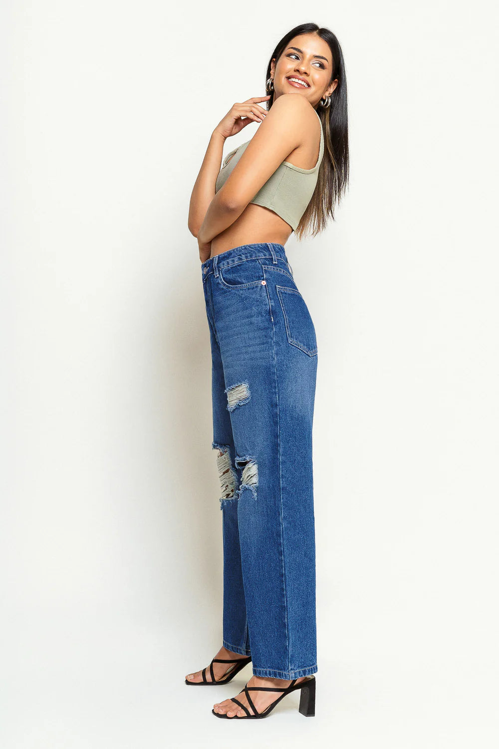 Casual Modish Blue Womens Straight Jeans with Everyday Comfort and Modern Appeal