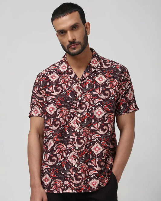 Fashionable Maroon Relaxed Fit Shirt for Men with Modern Digital Design